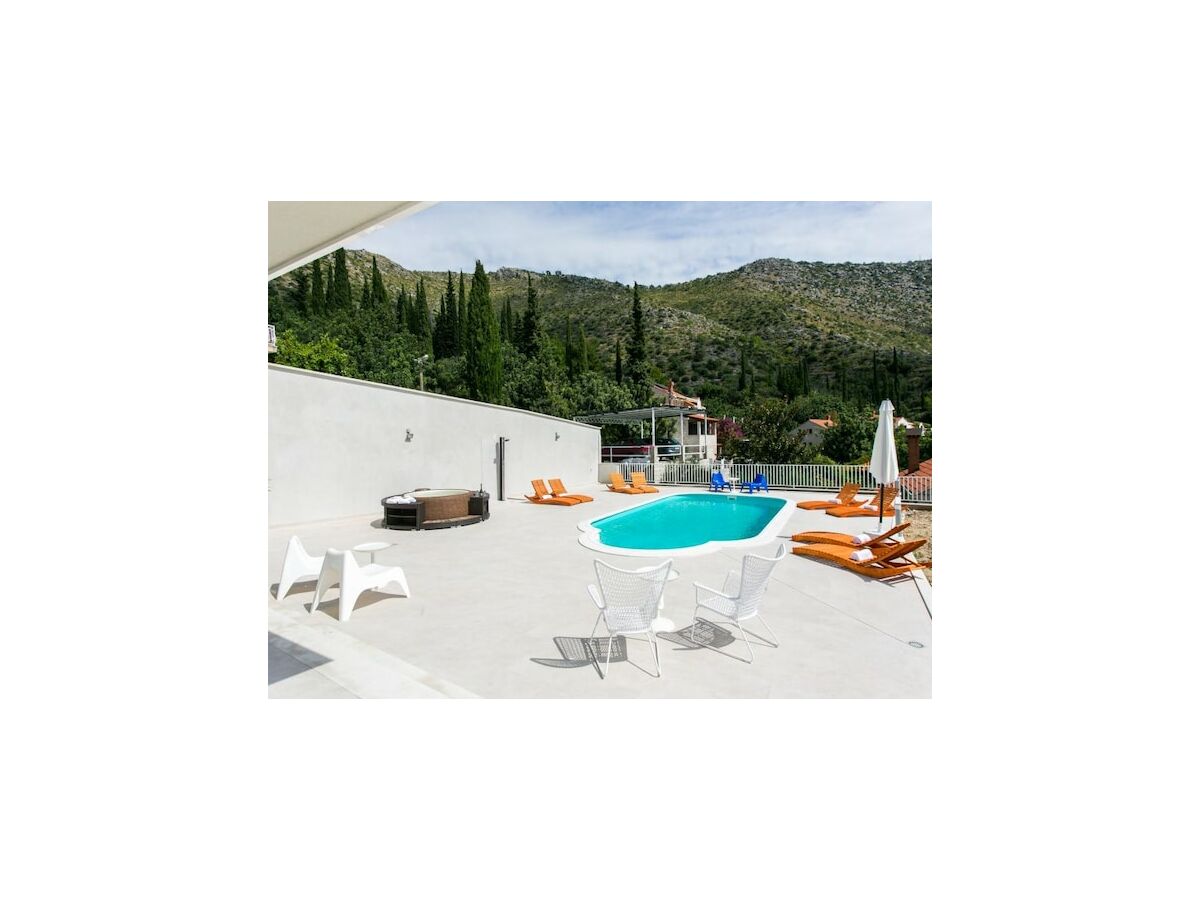 Villa Five Bedroom Villa with Private Pool & Sea View