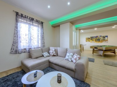Villa Villa Pave - Six-Bedroom Villa with Terrace and Swimming Pool - Features photo 16