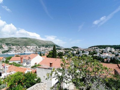 Apartment Guest House Misita - Triple Room with Balcony and Sea View - Outdoor photo 2