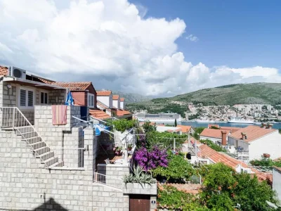 Apartment Apartment near beach with terrace in Mokošica - Apartment