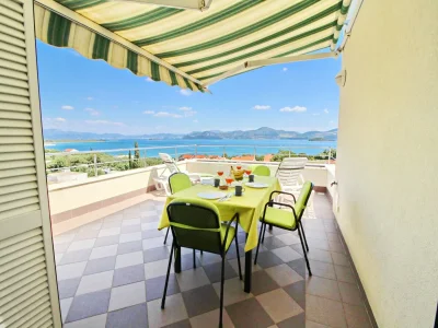 Apartment Apartments Gusti - Two-Bedroom Apartment with Balcony and Sea View in Drace - Apartment