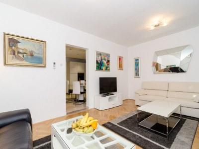 Apartment Apartment Iva 31 - Two-Bedroom Apartment with Balcony and City View - Features photo 17