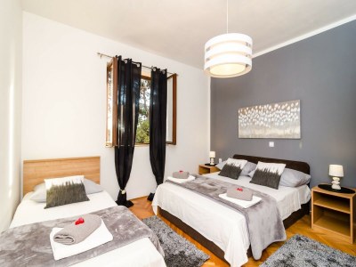 Apartment Apartment Eulalija- One-Bedroom Apartment with Terrace and Sea View - Features photo 11