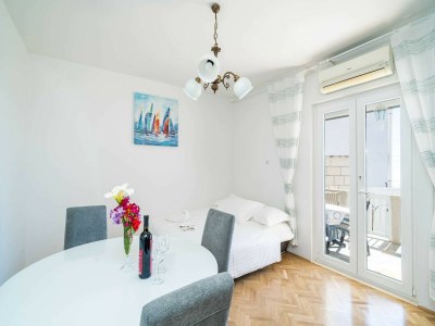 Apartment Apartment Debos - One-Bedroom Apartment with Balcony and Sea View - Features photo 10