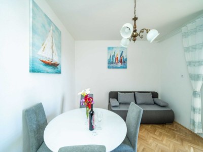 Apartment Apartment Debos - One-Bedroom Apartment with Balcony and Sea View - Features photo 11