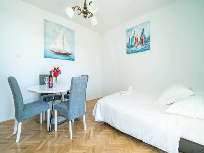 Apartment Apartment Debos - One-Bedroom Apartment with Balcony and Sea View - Features photo 15