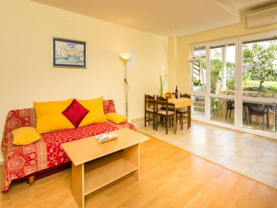 Apartment Apartments Radic - Studio Apartment (2-3 Adults) - Kneza Domagoja Street - BR 1 - Features photo 12