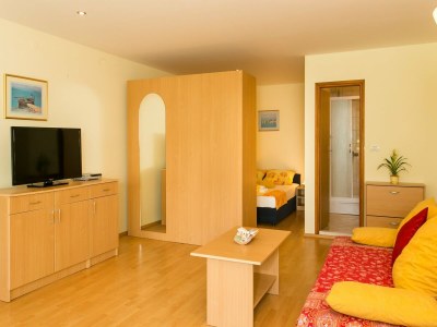 Apartment Apartments Radic - Studio Apartment (2-3 Adults) - Kneza Domagoja Street - BR 1 - Features photo 20