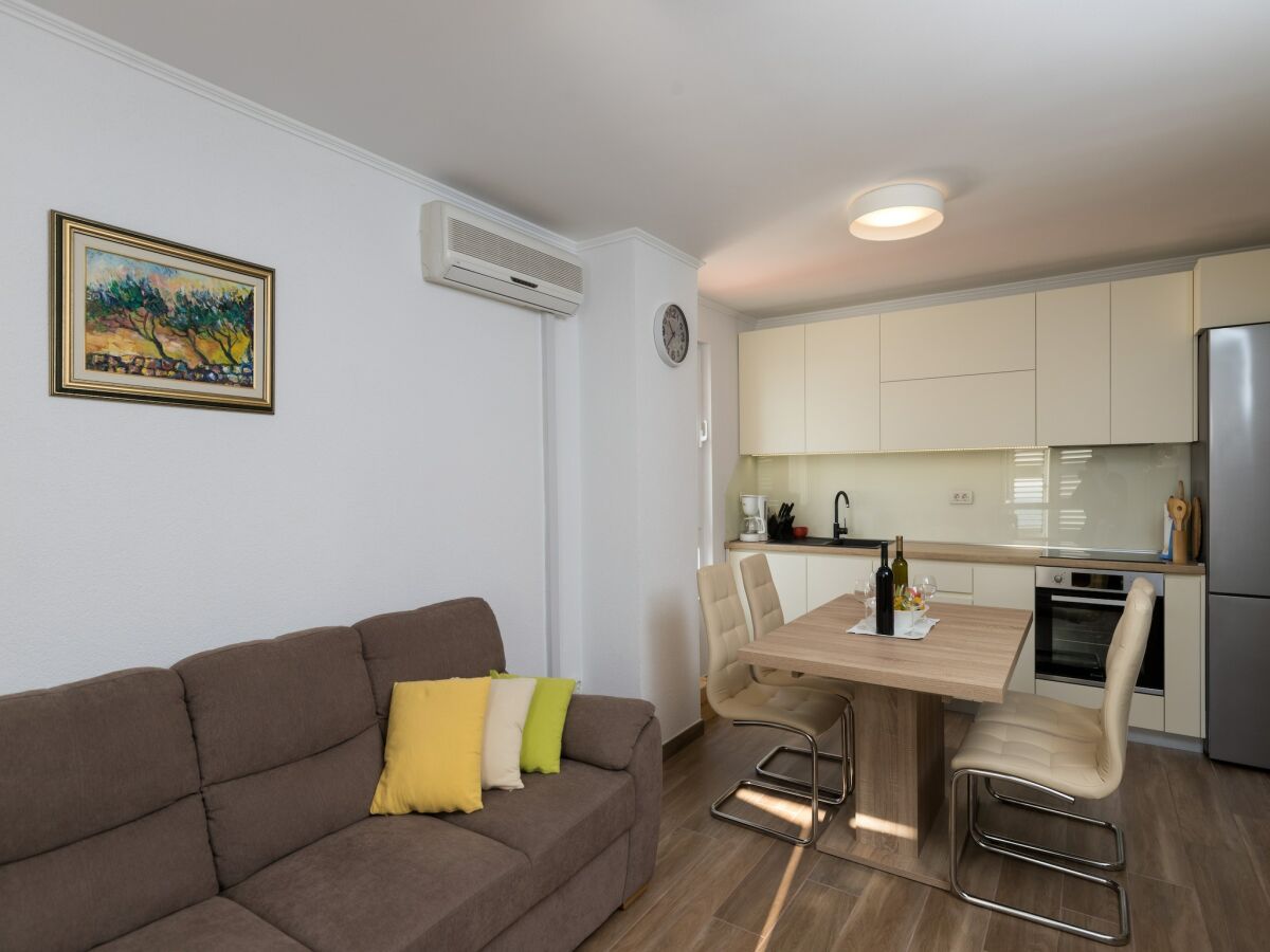Apartment Apartment Gigi - Two Bedroom Apartment with Terrace and Sea View