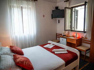 Apartment Guest House Cesic - Double Room No7 - Features photo 10
