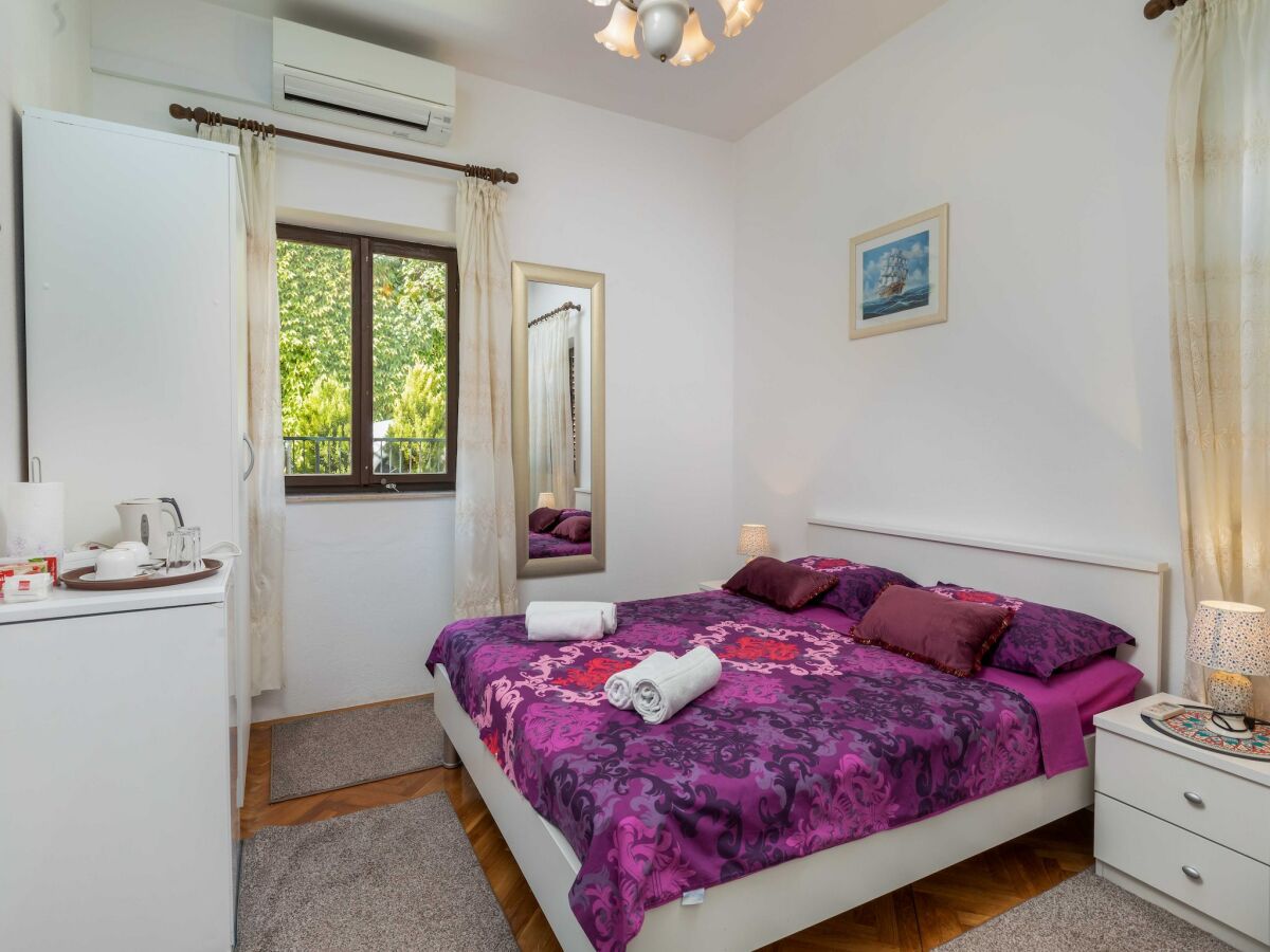 Apartment Guest House Cesic - Double Room No8