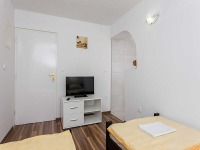Apartment Apartments Djurkovic - Two-Bedroom Apartment with Shared Terrace and Sea View - Features photo 17