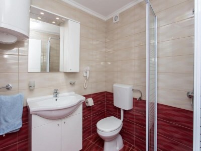 Apartment Apartments Djurkovic - Two-Bedroom Apartment with Shared Terrace and Sea View - Features photo 20