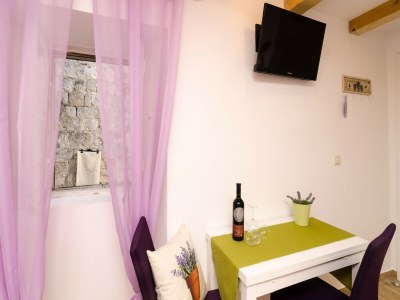 Apartment Lavender Garden Apartments - Studio Apartment (Ground floor) - APT 1 - Features photo 3
