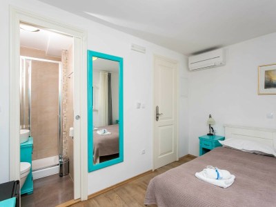Apartment Guest House Lumin - Double Room with City View (First Floor) - (BR1) - Features photo 2