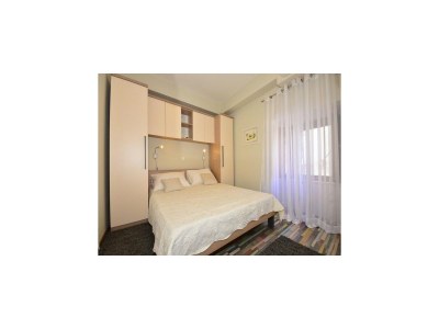 Holiday house Holiday Home Belmondo- Three Bedroom Home with Terrace and Private Pool (A6) - Features photo 16