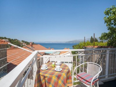 Apartment Apartments Mira -One Bedroom Apartment with Terrace and Sea View(A1) - Outdoor photo 2