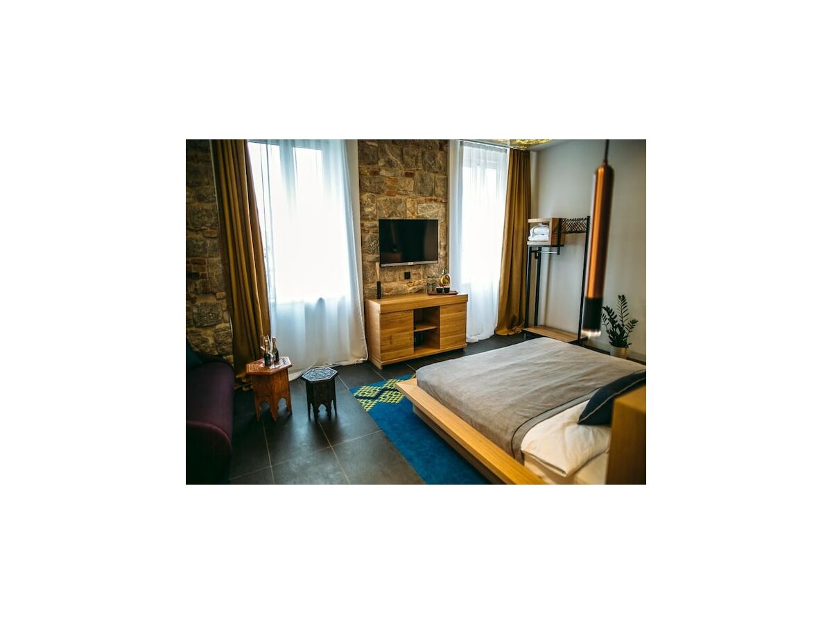 Apartment Rooms Lejletul (ST) - Luxury Double Room with Square View (Bedr) - Features photo 5