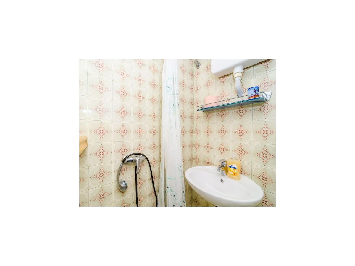 Apartment Rooms Jozomare - Twin Room with Shared Bathroom (Second floor) - Features photo 2