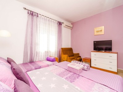 Apartment Apartment Bay Of Dreams - Two-Bedroom Apartment with Terrace and Sea View - Features photo 11