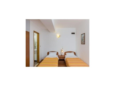 Apartment Apartments Milanović - Superior Studio Apartment with Terrace and Garden View - Features photo 12