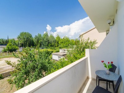 Apartment Apartments &amp; Rooms Barišić - Double Room with Balcony and Garden View (First floor-Soba 8) - Outdoor photo 7