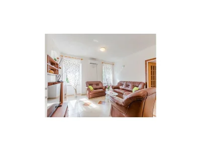 Apartment Apartment Magdalena - Three Bedroom Apartment - Features photo 9