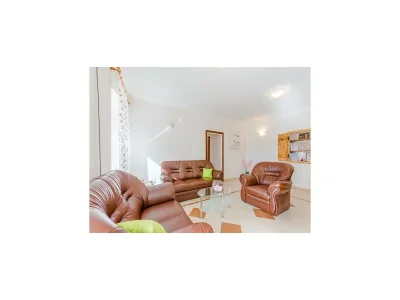 Apartment Apartment Magdalena - Three Bedroom Apartment - Features photo 10