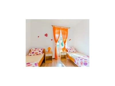 Apartment Apartment Magdalena - Three Bedroom Apartment - Features photo 19