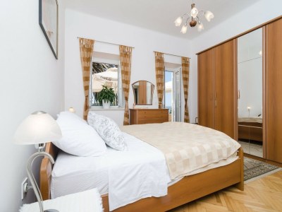 Apartment Apartments Davor - Two Bedroom Apartment with Sea View and Terrace - Features photo 8