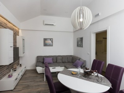 Apartment Apartment H&D - Two Bedroom Apartment with Balcony and Sea View - Features photo 12