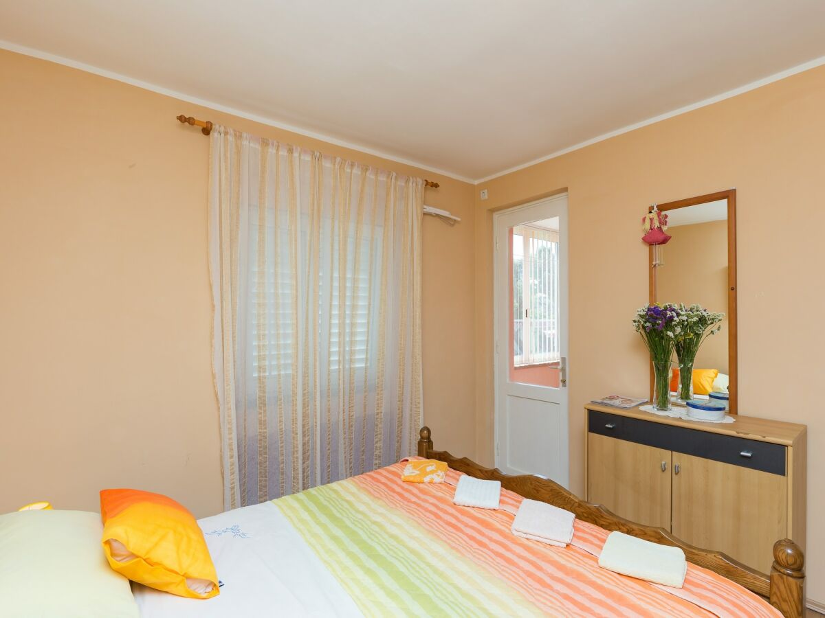 Apartment Apartment Lolo - Two Bedroom Apartment with Loggia and Street View - Features photo 2