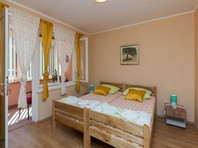 Apartment Apartment Lolo - Two Bedroom Apartment with Loggia and Street View in Dubrovnik - Apartment