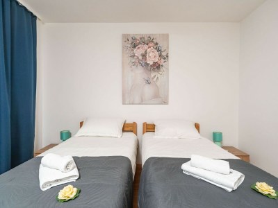 Apartment Apartment Lolo - Two Bedroom Apartment with Loggia and Street View - Features photo 16