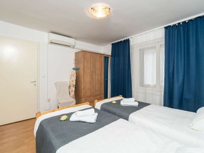 Apartment Apartment Lolo - Two Bedroom Apartment with Loggia and Street View - Features photo 18