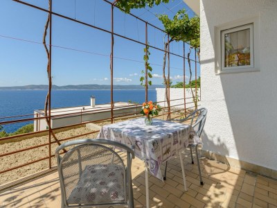 Apartment Rooms Sani- Double Room with Terrace and Sea View (S2) in Makarska Riviera - Apartment