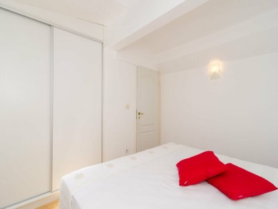 Apartment Apartment Emma - Two Bedroom Apartment with Balcony and Sea View - Features photo 23