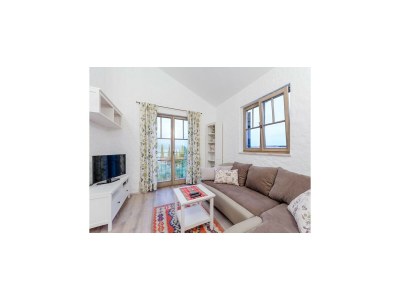 Apartment Apartments Villa Kameja - Two Bedroom Apartment with Terrace and Sea View (Crni) - Features photo 3