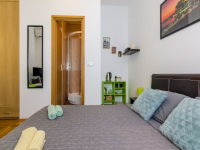 Apartment The Point Room - Double Room with City View - Features photo 5