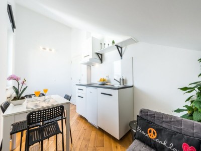 Apartment Apartment Marilyn - Two Bedroom Apartment with Terrace and Partial Sea View - Features photo 9