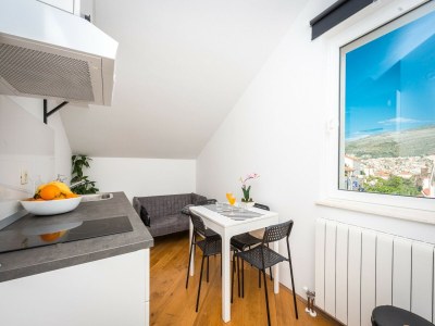 Apartment Apartment Marilyn - Two Bedroom Apartment with Terrace and Partial Sea View - Features photo 14