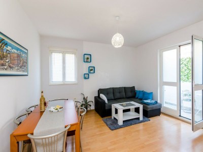 Apartment Apartment Antej - One Bedroom Apartment with Terrace and City View - Features photo 15