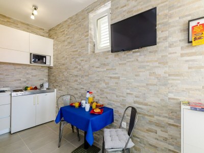Apartment Miracle Apartments - Comfort Studio Apartment with Terrace and City View - Features photo 25