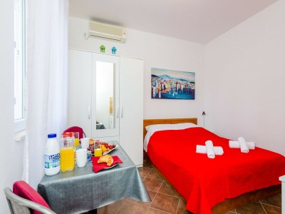 Apartment Miracle Apartments - Studio Apartment with Terrace and City View - Features photo 9