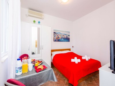 Apartment Miracle Apartments - Studio Apartment with Terrace and City View - Features photo 11