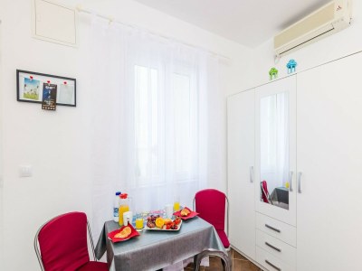 Apartment Miracle Apartments - Studio Apartment with Terrace and City View - Features photo 14