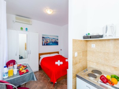 Apartment Miracle Apartments - Studio Apartment with Terrace and City View - Features photo 15