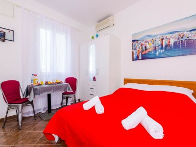 Apartment Miracle Apartments - Studio Apartment with Terrace and City View - Features photo 16
