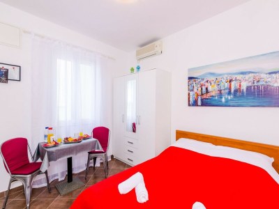 Apartment Miracle Apartments - Studio Apartment with Terrace and City View - Features photo 17