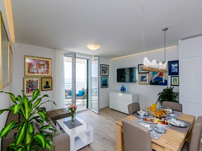 Apartment Apartments Lazarin - Two Bedroom Apartment with Balcony and Sea View (1 Veliki) - Features photo 7